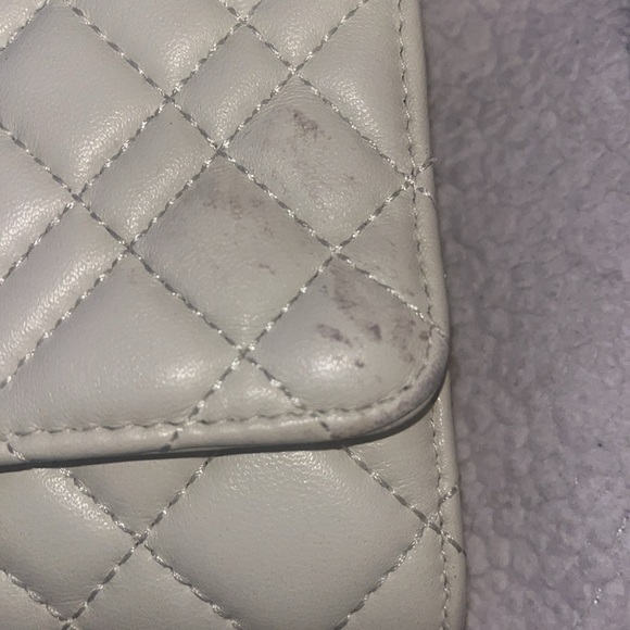 Cream Kurt Geiger bag. - Picture 3 of 9
